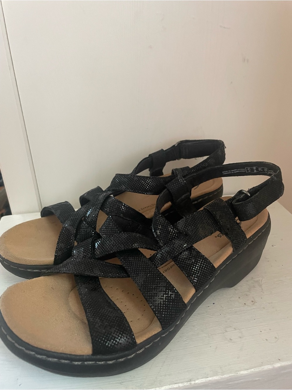 Clark’s Black Strappy Comfort Wedge Sandals